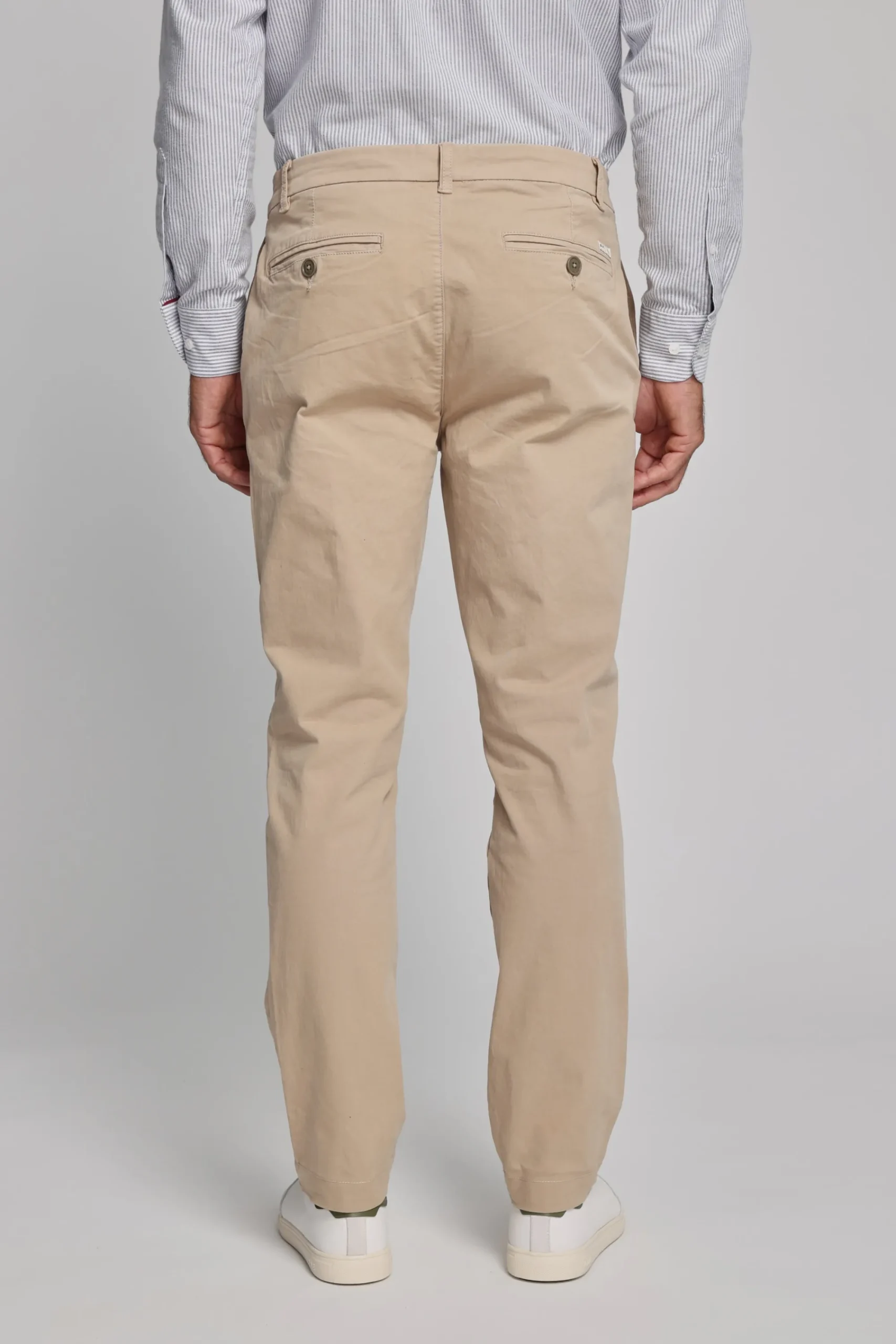 Barkers Straight Fit Pants|Tapered & Slim Fit Pants^Carnaby Chino SAND