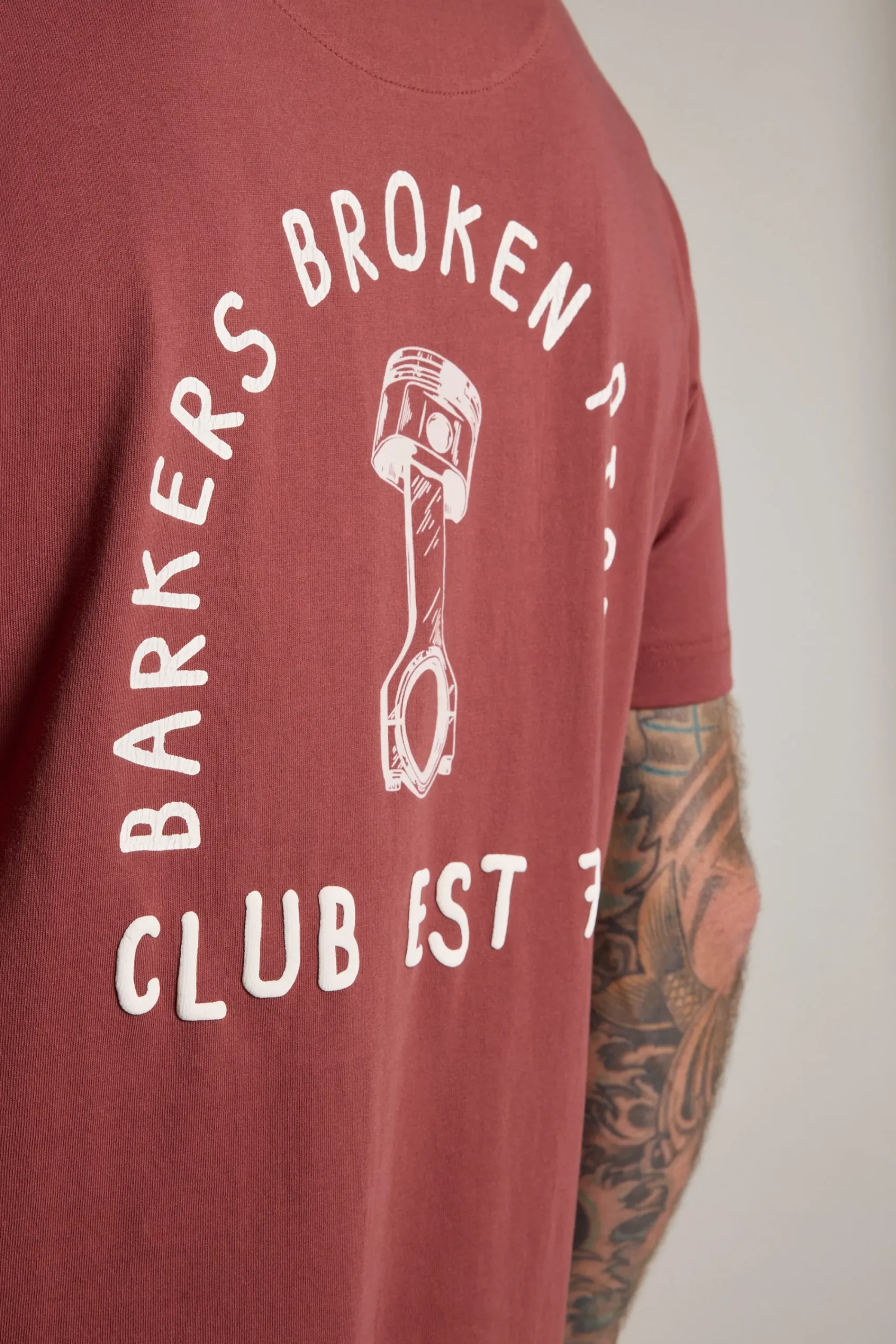 Barkers Graphic & Stripes^Piston Print Tee BRICK